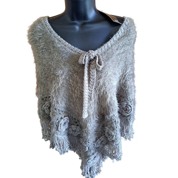 Sioni Womens Fuzzy Knit Poncho Wool Blend  Floral Tan Fringe Details Size L/XL - Picture 1 of 9